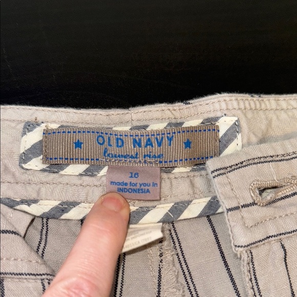 Old Navy Grey and Navy Striped Women Shorts -Sz 16 - Picture 4 of 6